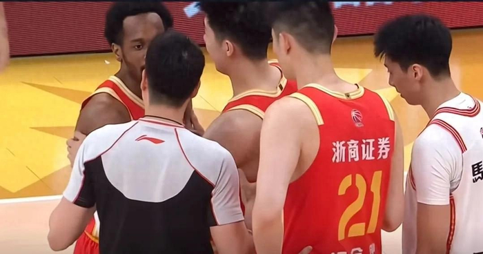 云鼎娱乐官方网站-吹CBA，还得外籍裁判|本土裁判|东京奥运会|中国篮协|加藤誉树|nba_新浪体育_新浪新闻