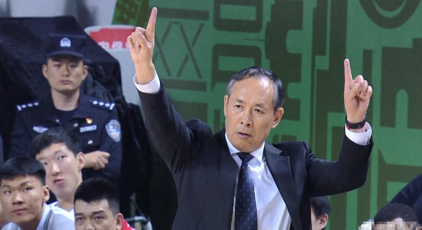 云鼎娱乐app下载-三连胜！许利民表扬一人：对我们作用特别大，为他的好状态而高兴