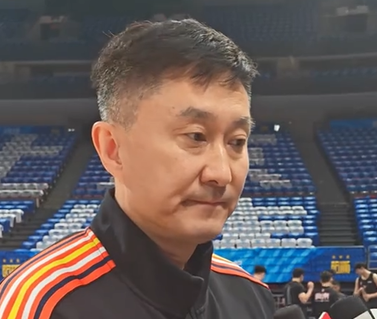 云鼎娱乐官方网站-杜锋展望G3！拼北京，看到年轻队伍成长，回应奎因的针对！